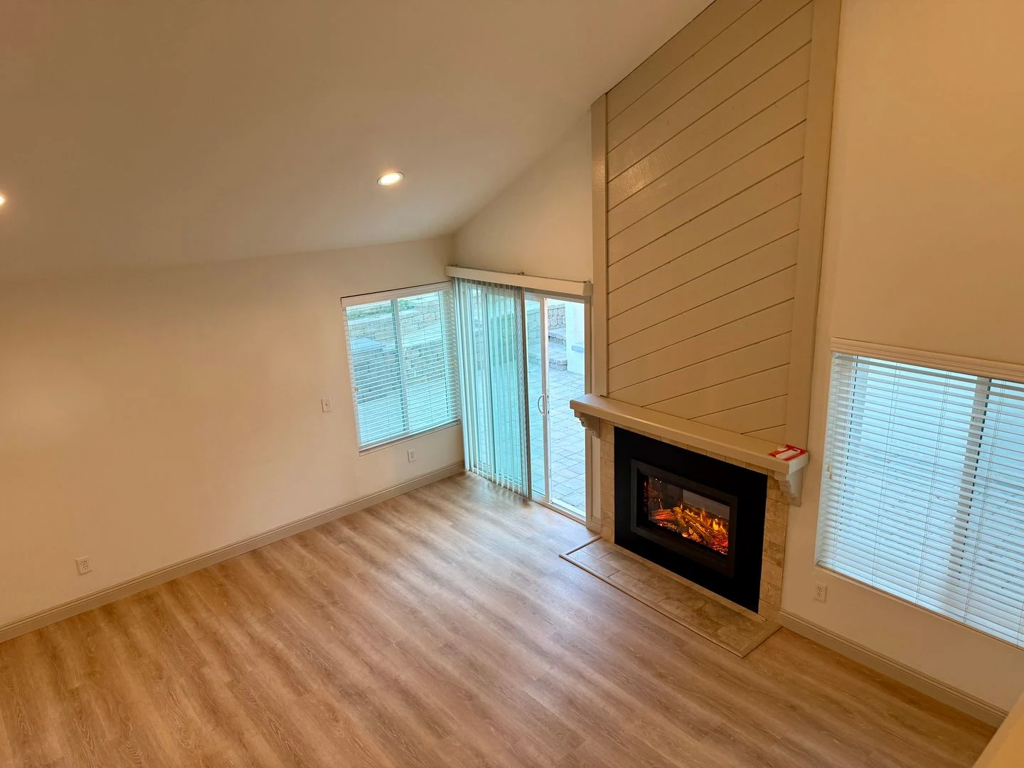 1037 Pine Dr photo 5