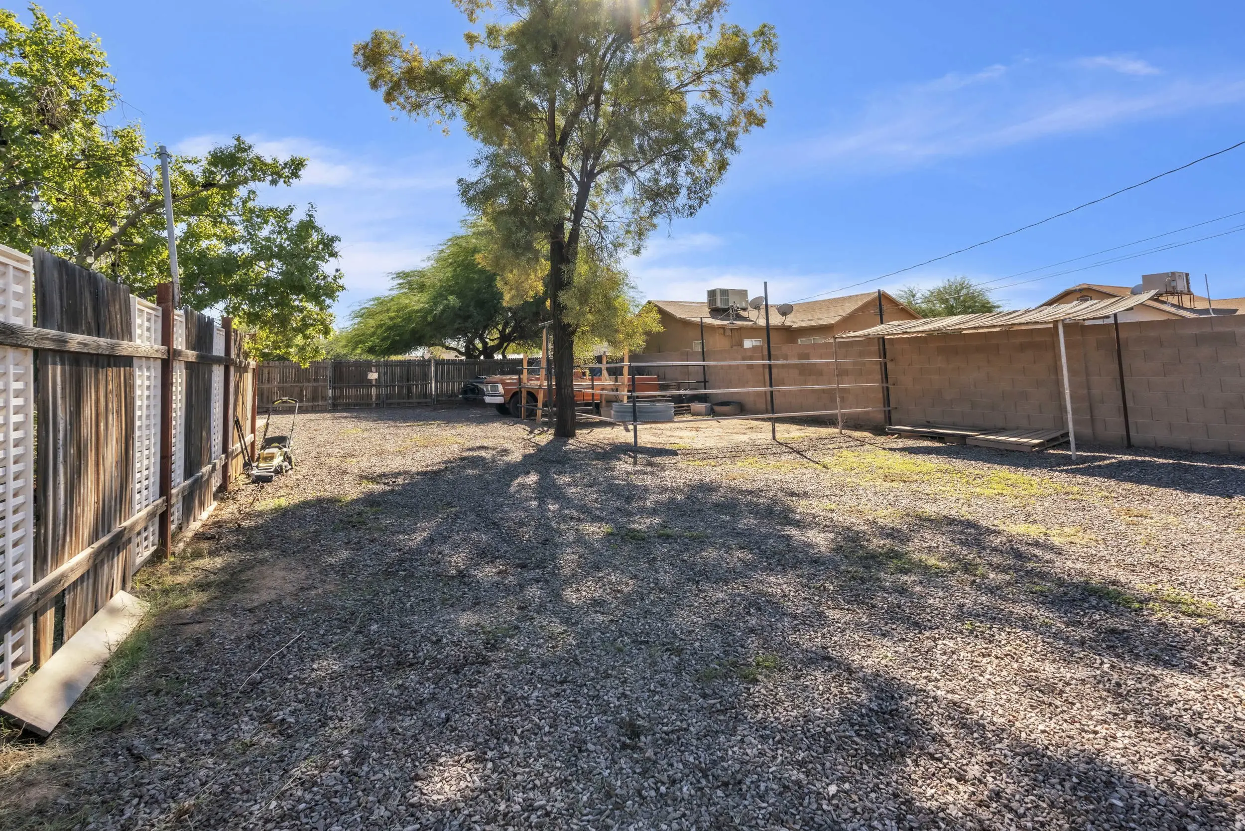 340 W Lindbergh Ave photo 2