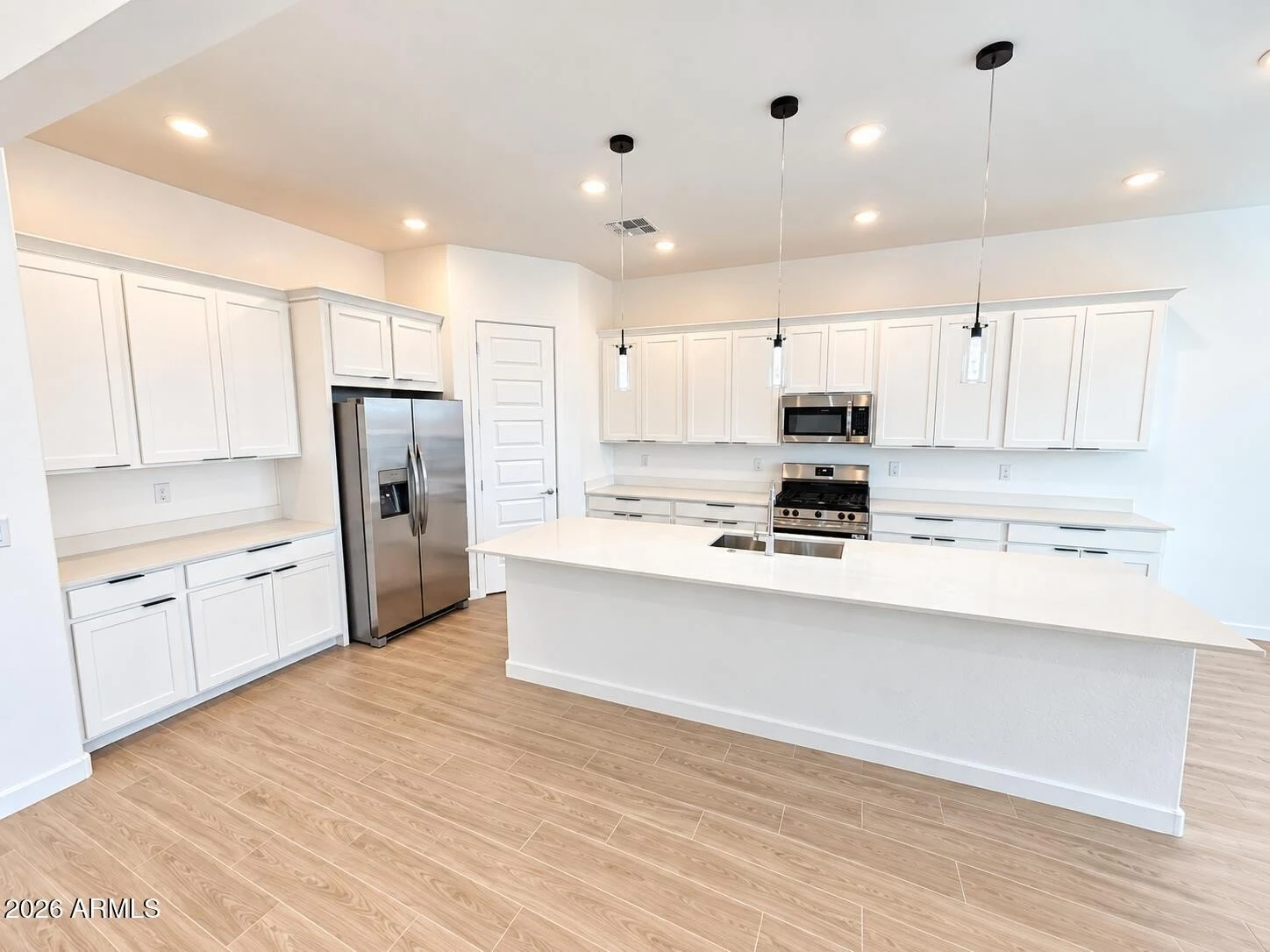 3302 E AGLIO Avenue photo 3