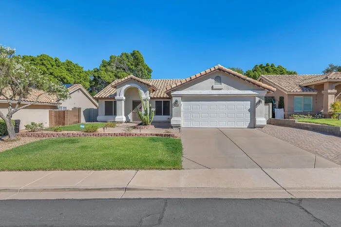 6544 E Russell St Mesa, AZ 85215 photo 2