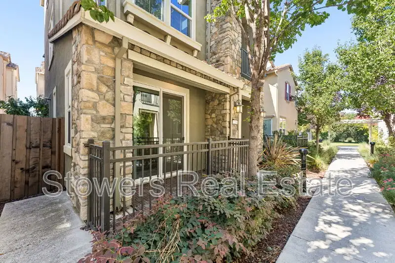 220 Caterina Way photo 5