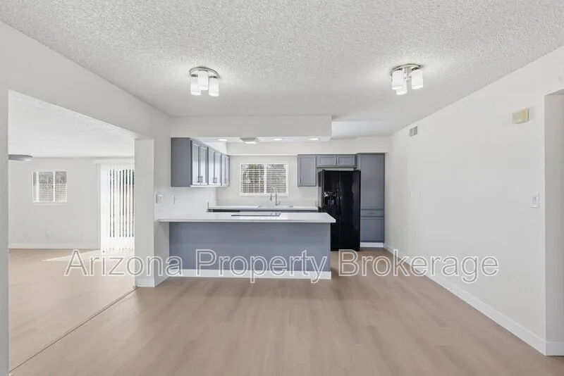 2167 E. Palmcroft Dr. photo 3