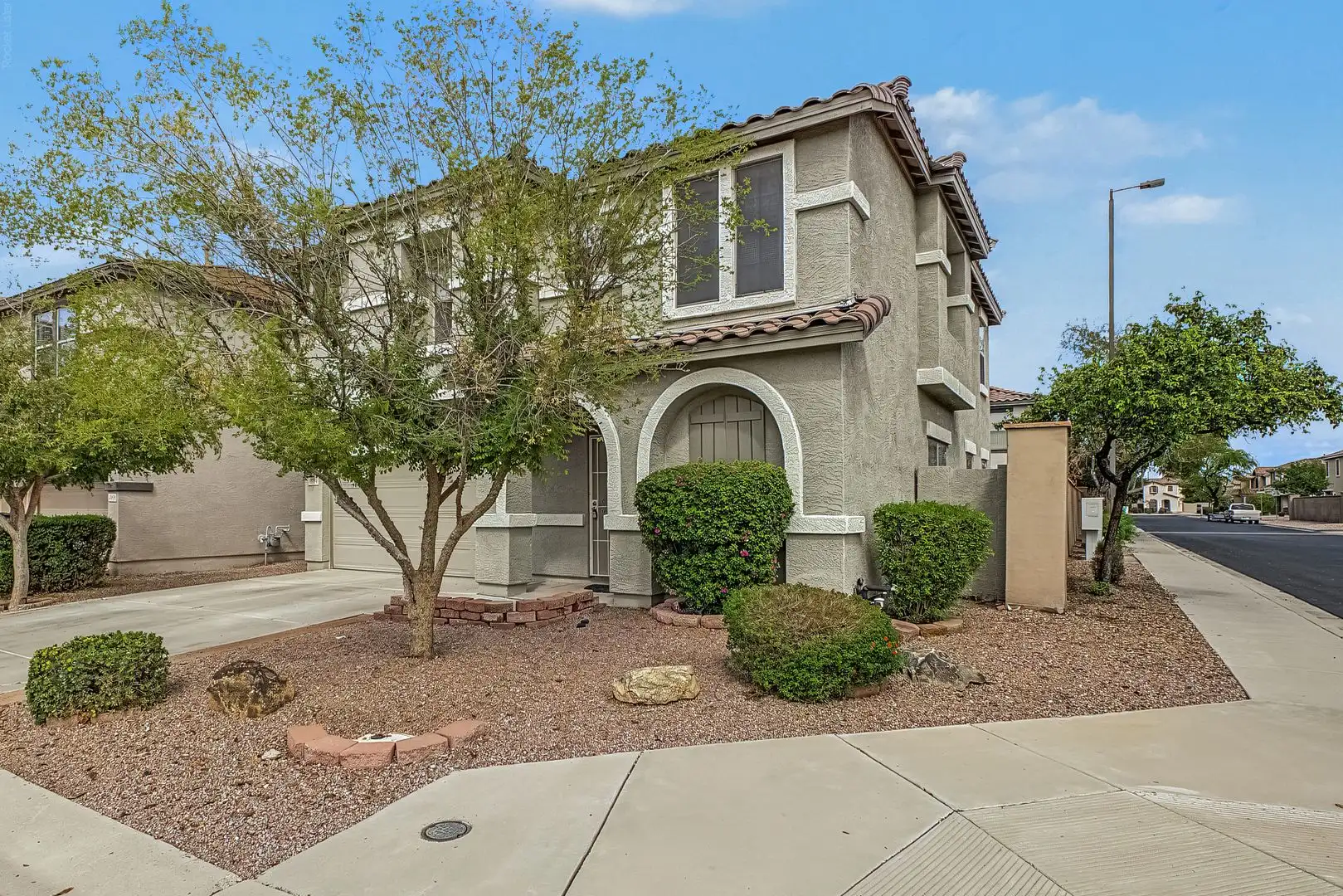 Beautiful 4 Bedroom Gilbert Home photo 2
