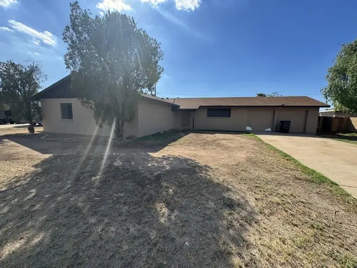 4326 N 63rd Dr photo 2