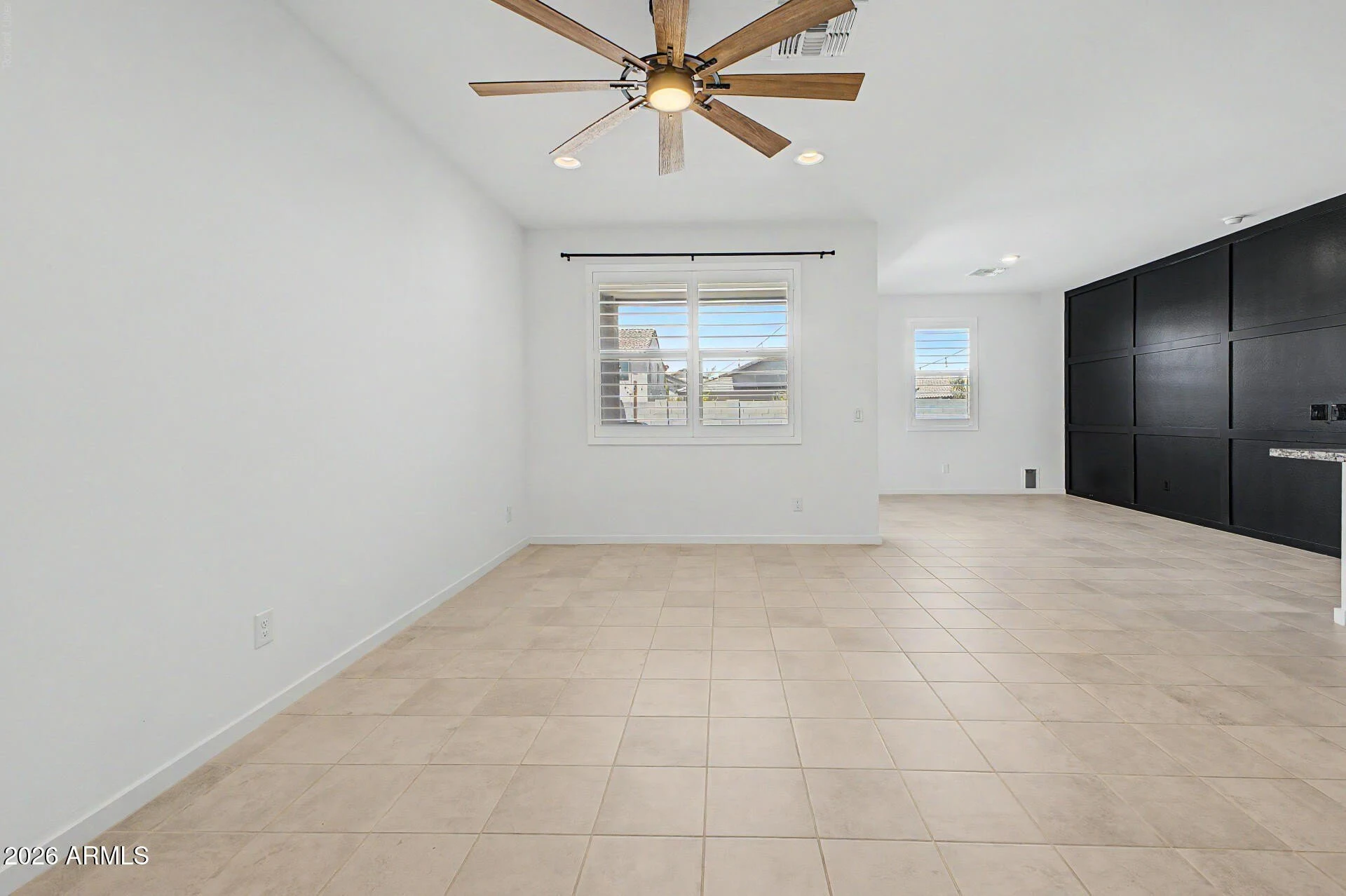 6842 W BETH Drive photo 5