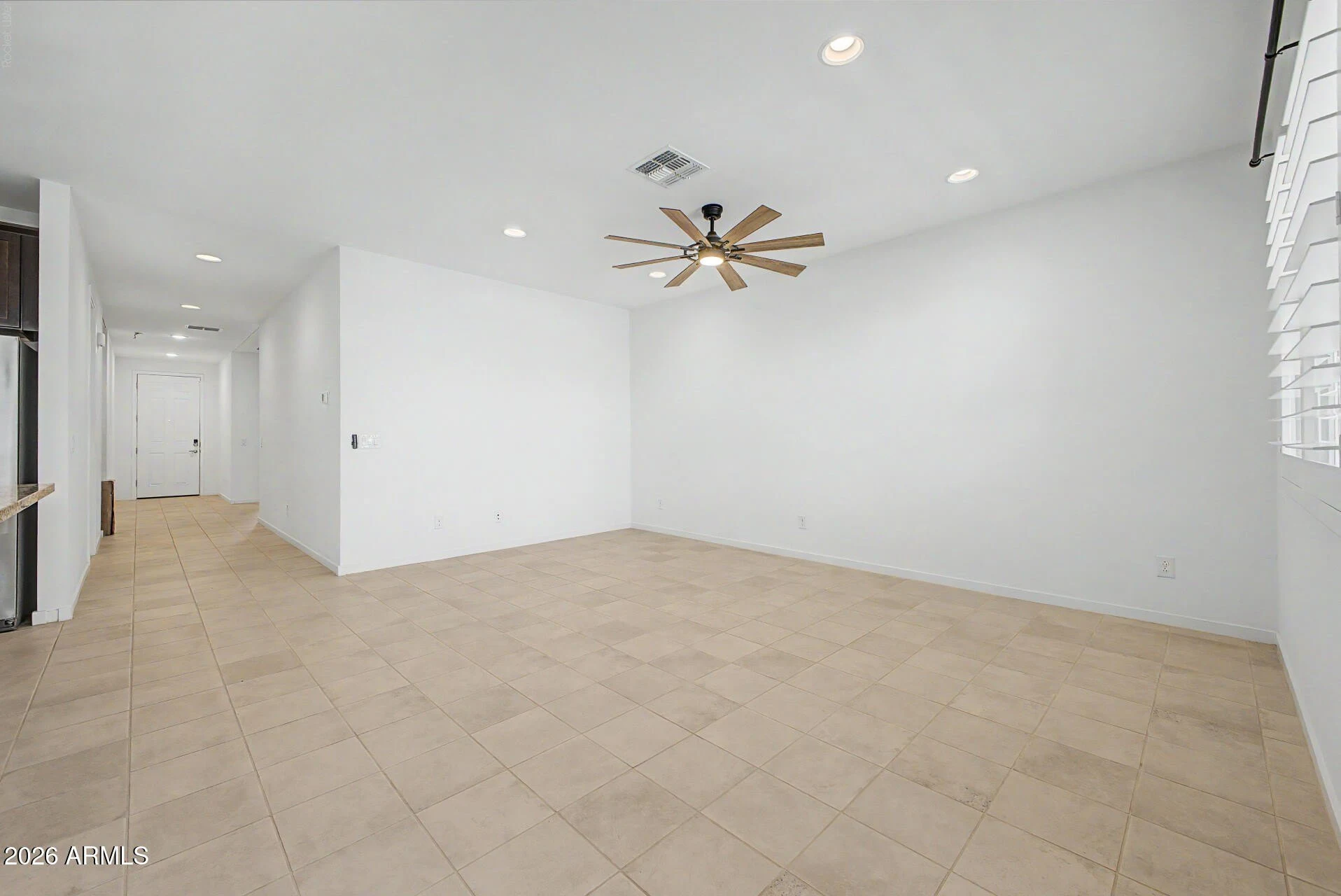 6842 W BETH Drive photo 3