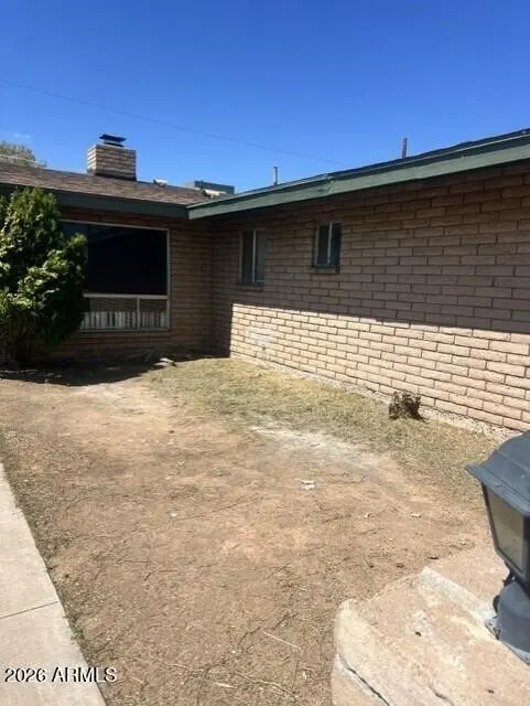 538 N Hall photo 4