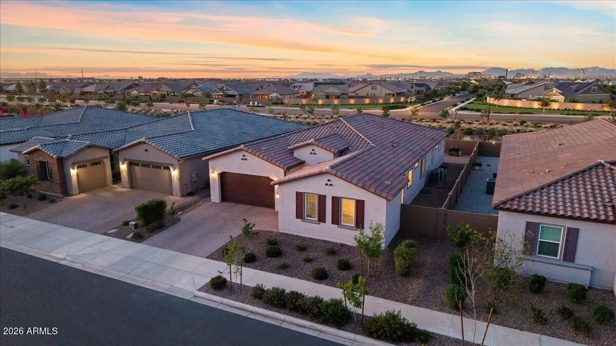 23018 E LORDS Way photo 4