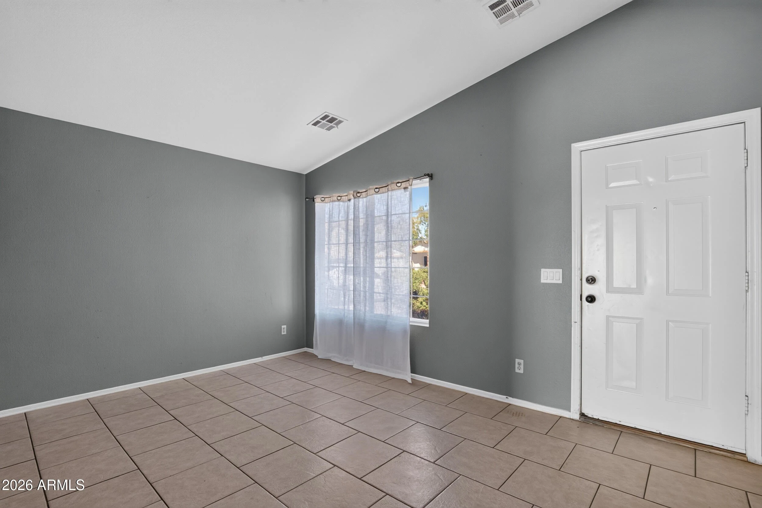 1635 E ASH Avenue photo 4