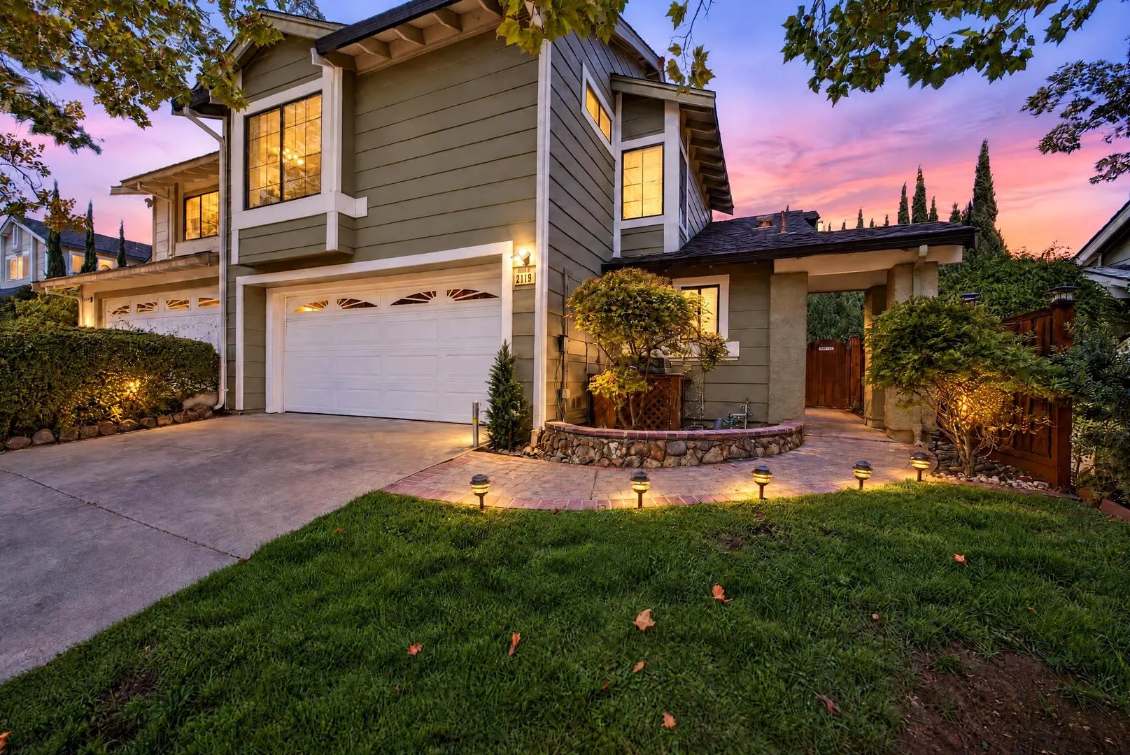 Beautiful Martinez Townhome | Vaulted Ceilings |Private Yard | 2-Car Garage