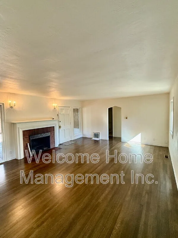 5810 Estates Drive photo 4