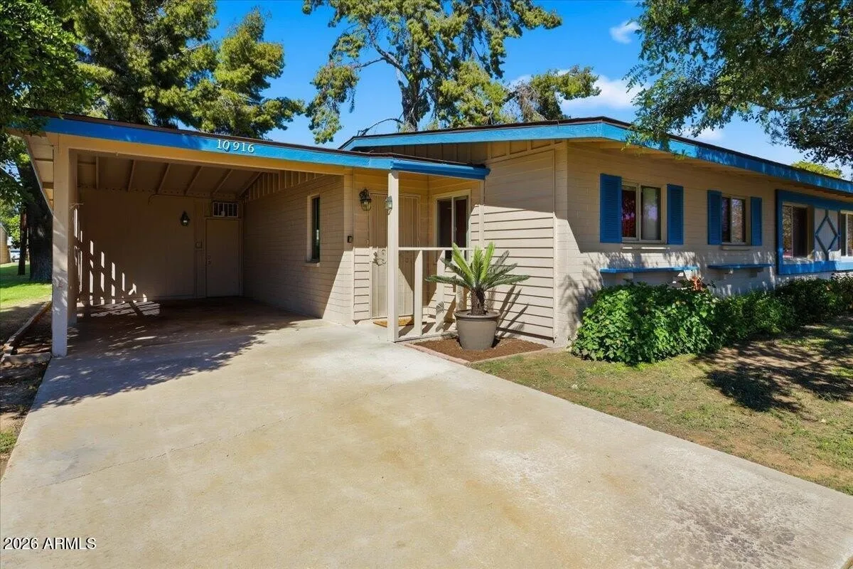 10916 W Peoria Ave photo 5
