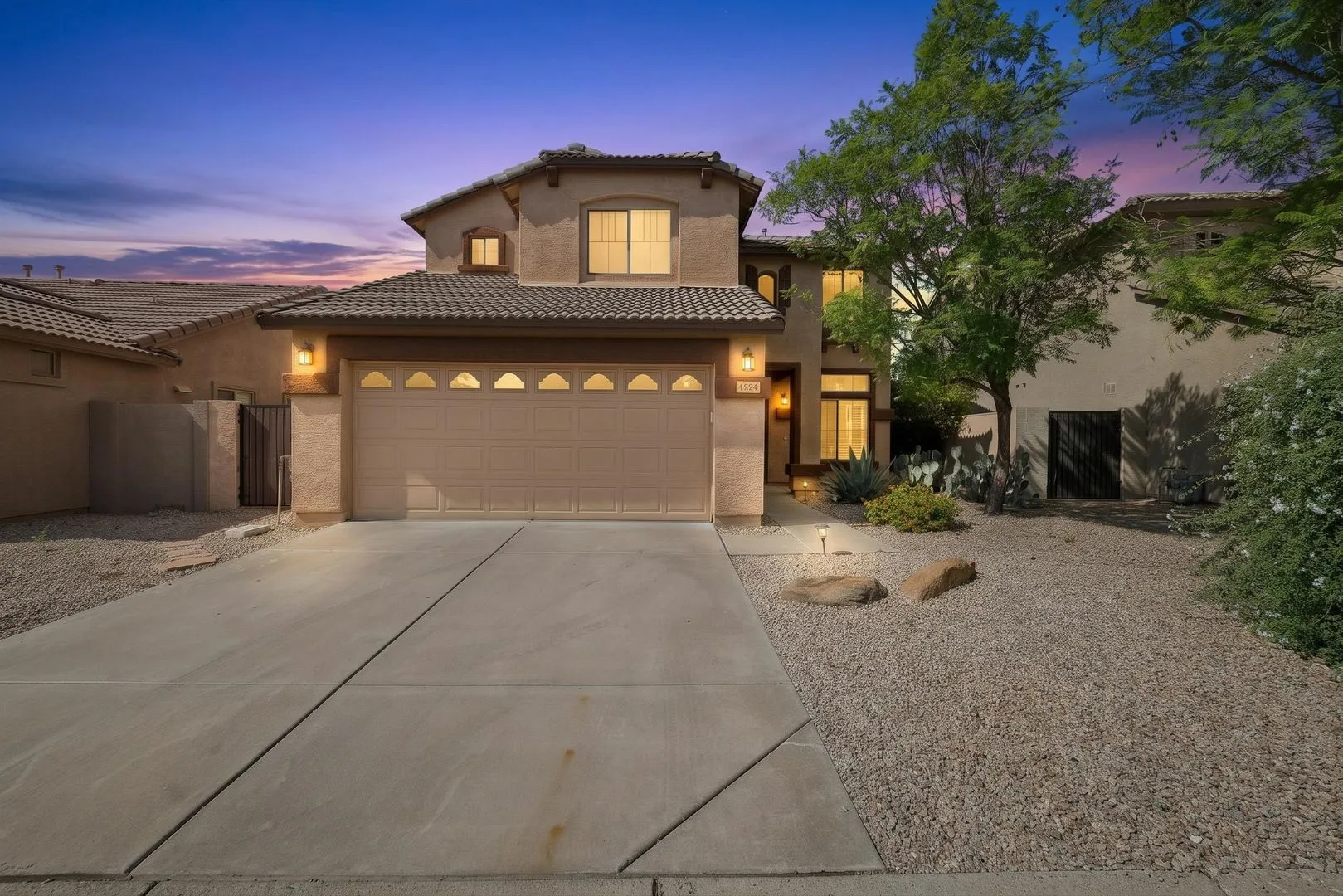 Property Is Ready Now In The Highly Sought After Asher Hills Preserve, 4 Bedrooms With A Loft, Bedroom On Main Floor, Pool, And No Carpet In This Home. This Place Is Lovely And Ready For You!!! photo 3