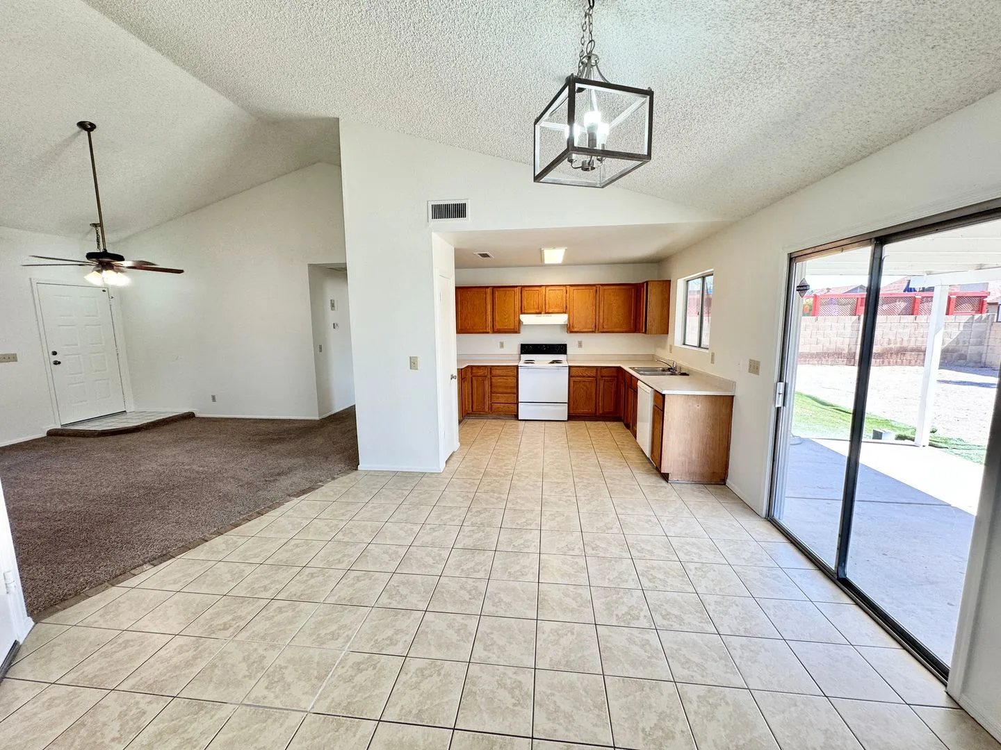 6951 W Cheryl Dr photo 3