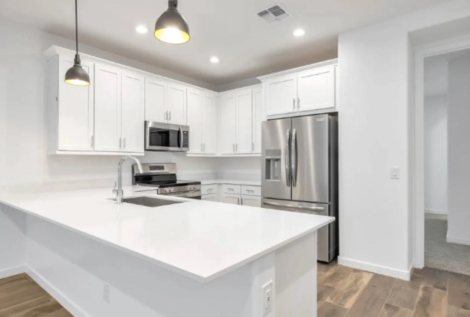 Like New Luxurious Model Home With 2 Master Suites In Warner Meadows! photo 2