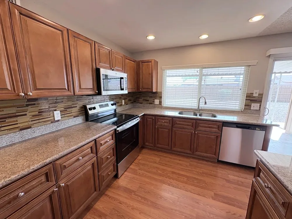 804 W Harvard Dr photo 5