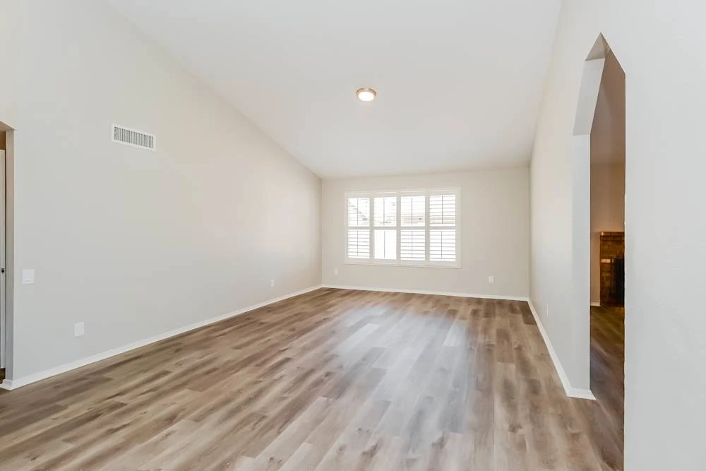 7917 W Dreyfus Dr photo 3