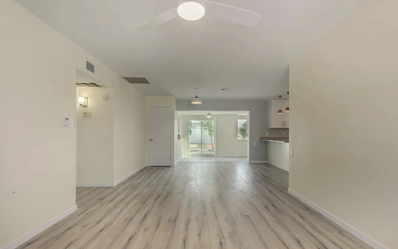 1017 W Villa Rita Dr, photo 3