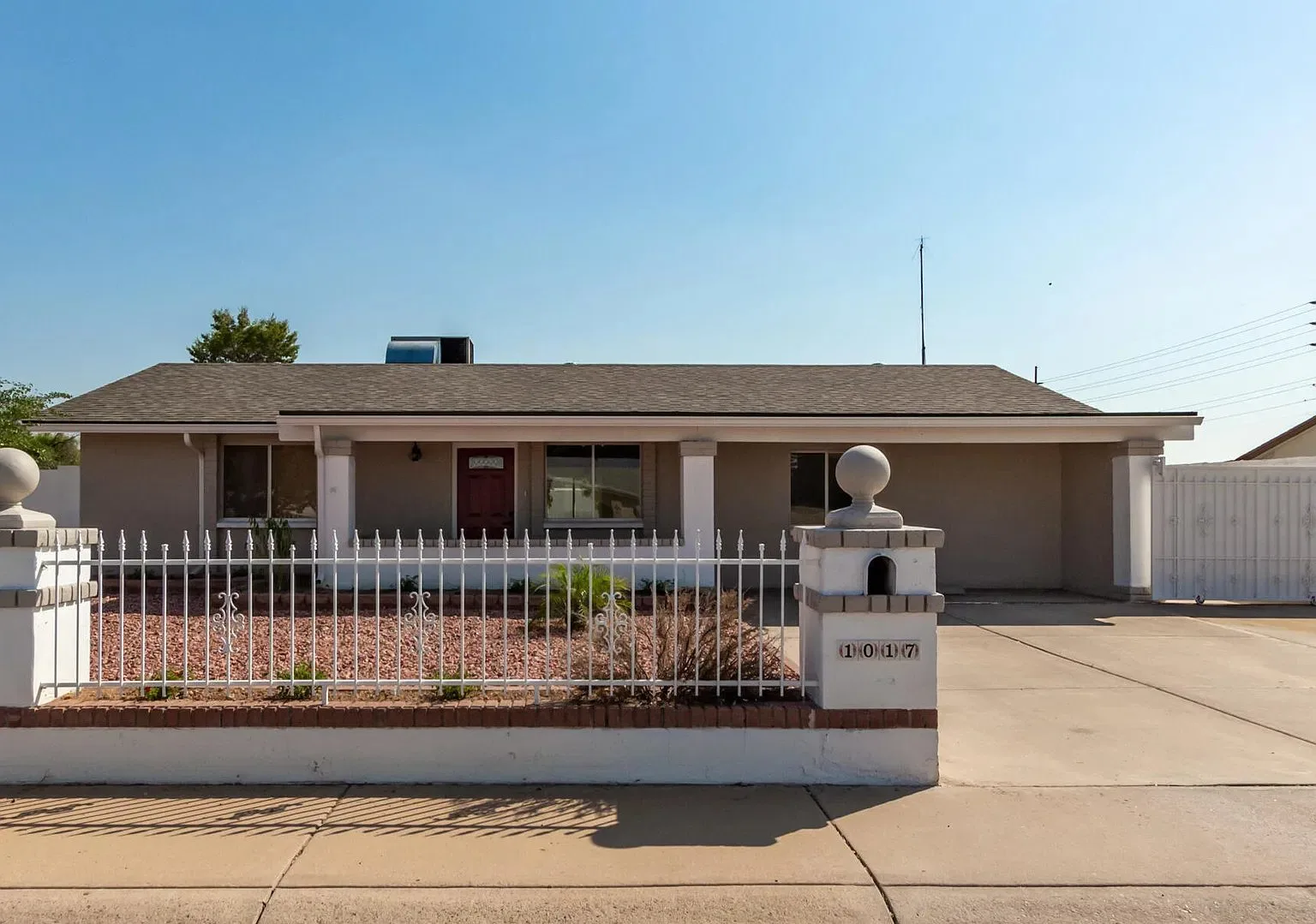1017 W Villa Rita Dr,