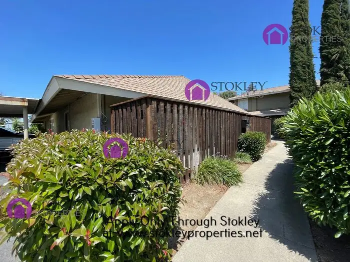 2085 Olivera Rd photo 2