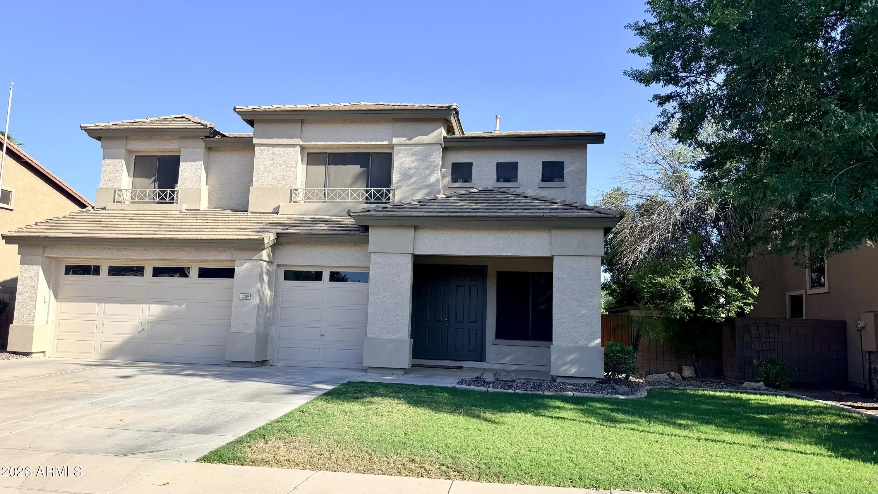 1289 E Iris Dr photo 2