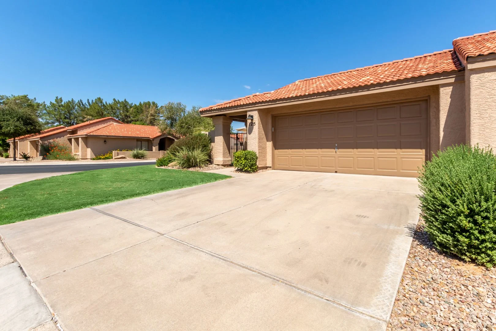 Mesa 2 Bed/ 2 Bath Fully Furnished Townhome photo 3