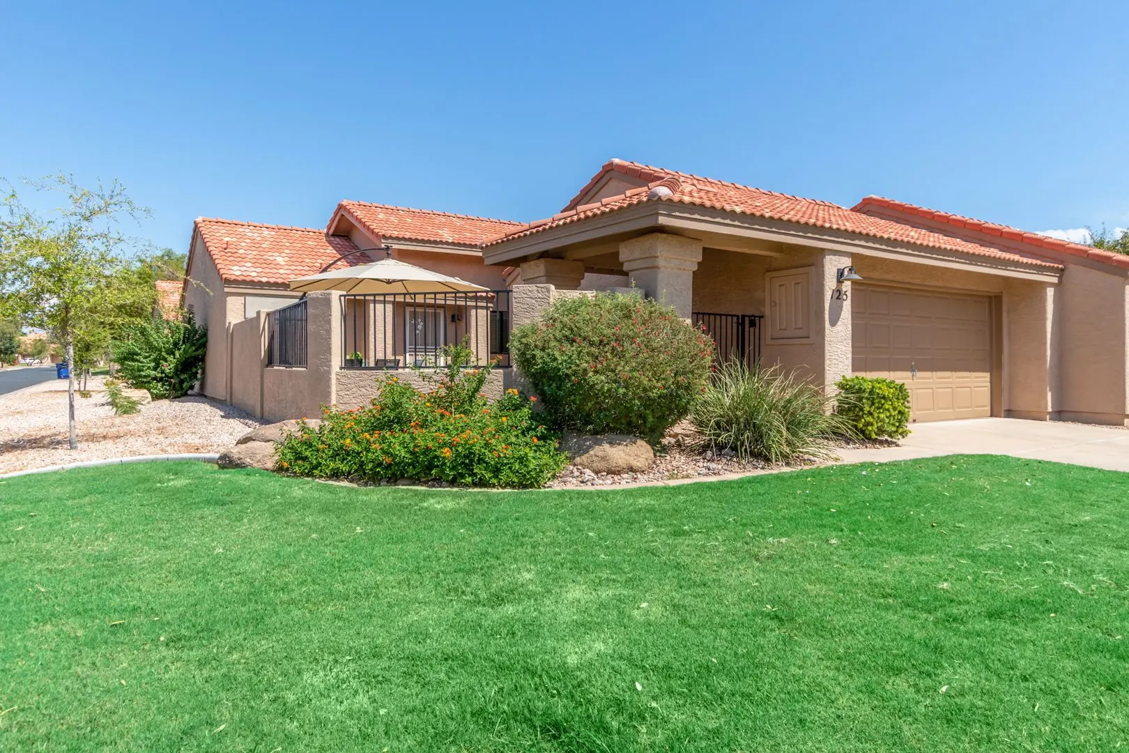 Mesa 2 Bed/ 2 Bath Fully Furnished Townhome photo 2