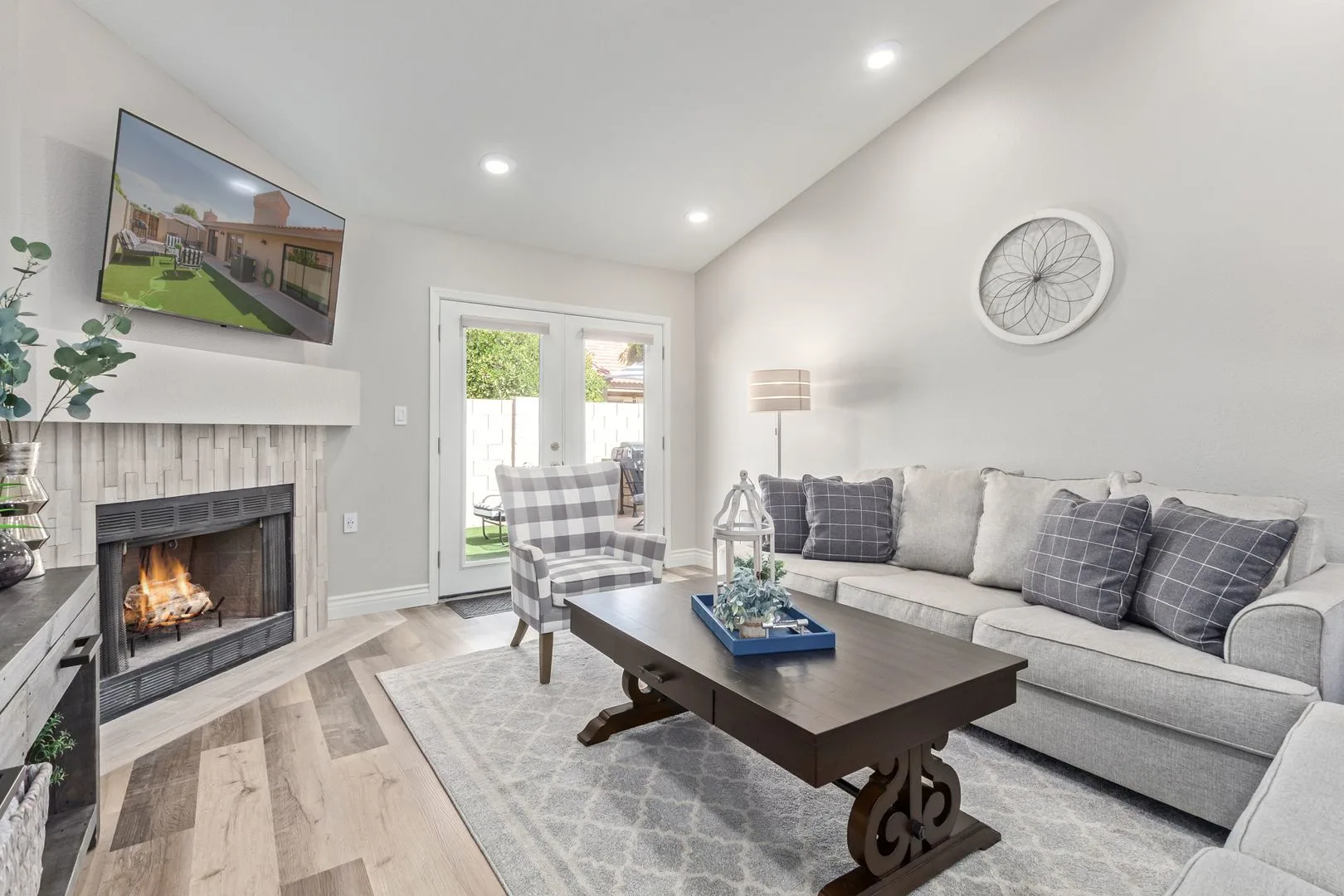 Mesa 2 Bed/ 2 Bath Fully Furnished Townhome photo 4