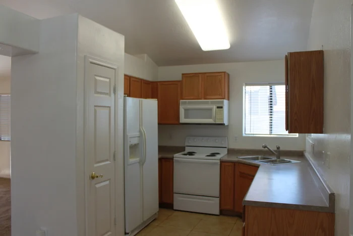 921 S Val Vista Dr Mesa, AZ 85204 photo 4