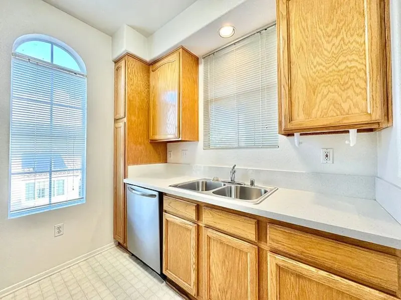 8656 New Salem St photo 4