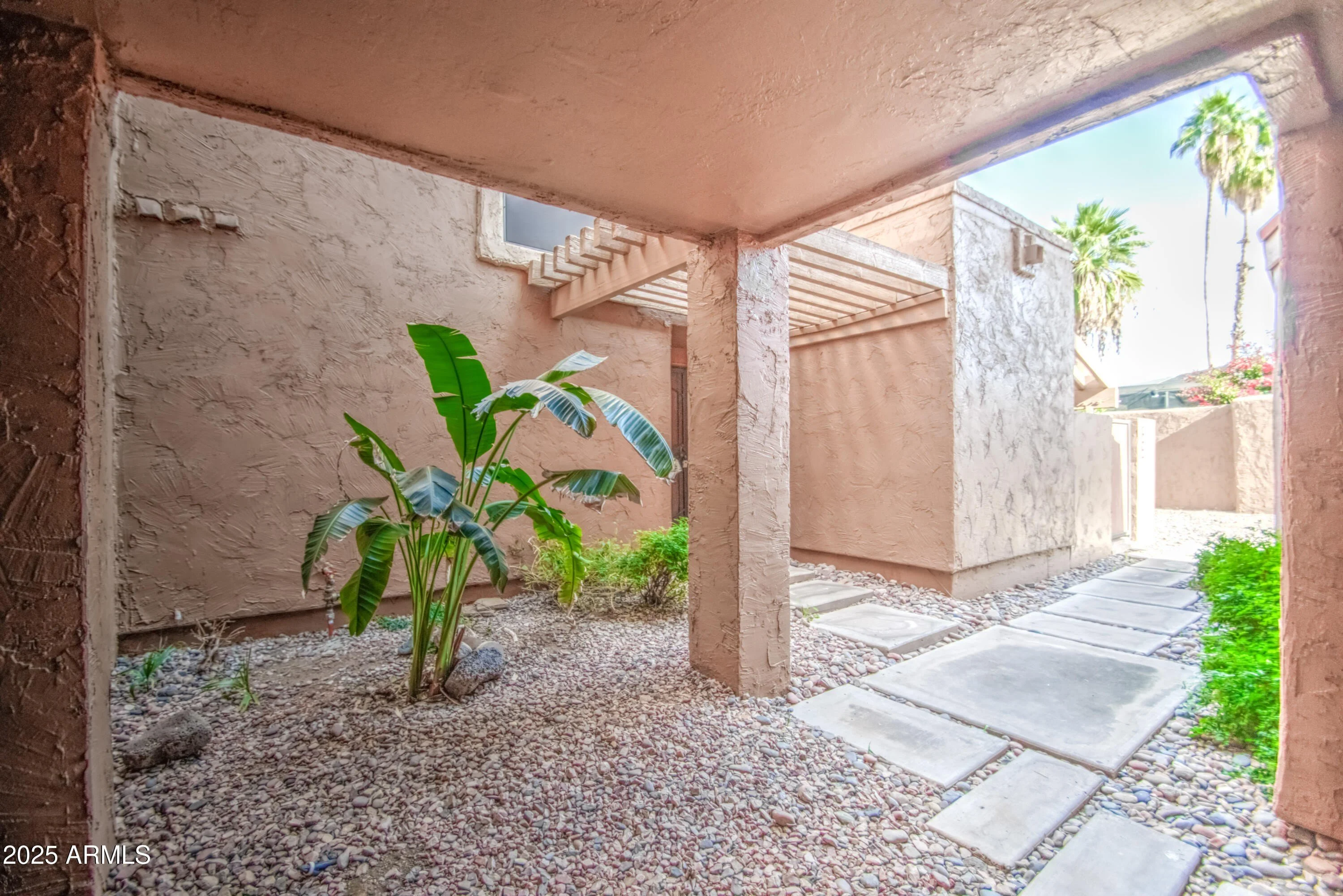 5640 E BELL Road photo 2