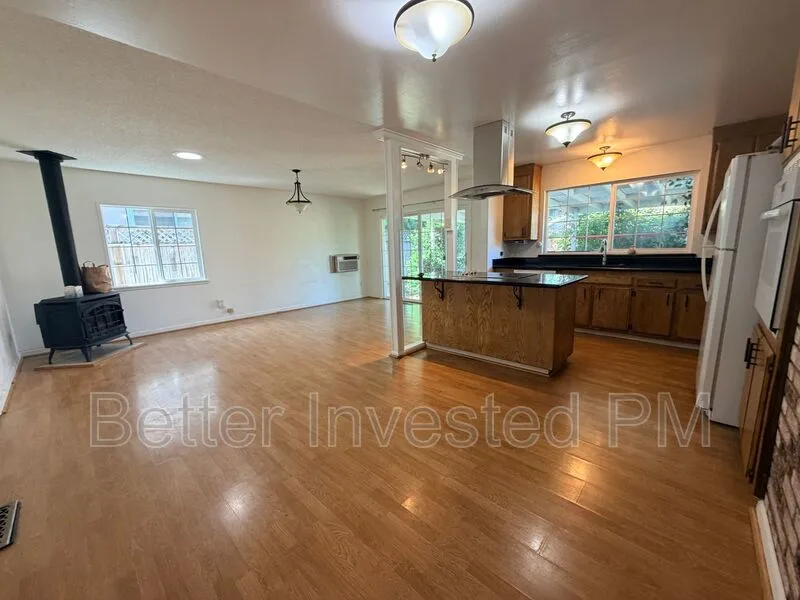 1713 Mariposa Dr Santa Rosa, CA 95405 photo 5