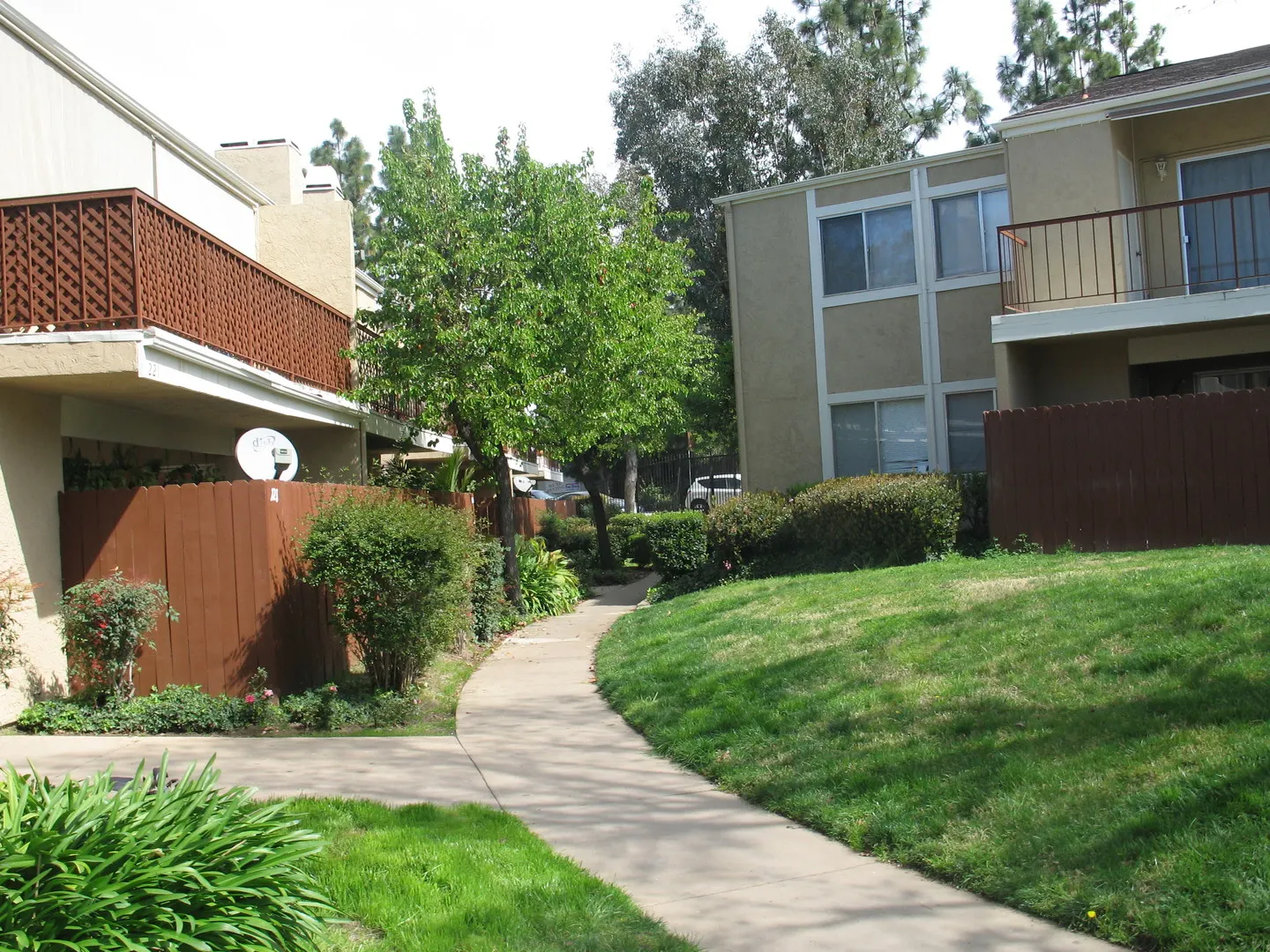 475 N Midway Dr photo 3