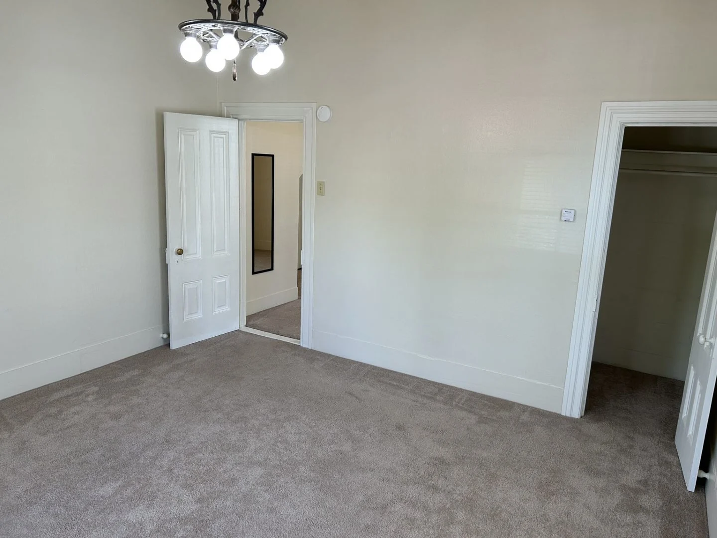 Cozy 1 Bedroom, 1 Bath Unit photo 5