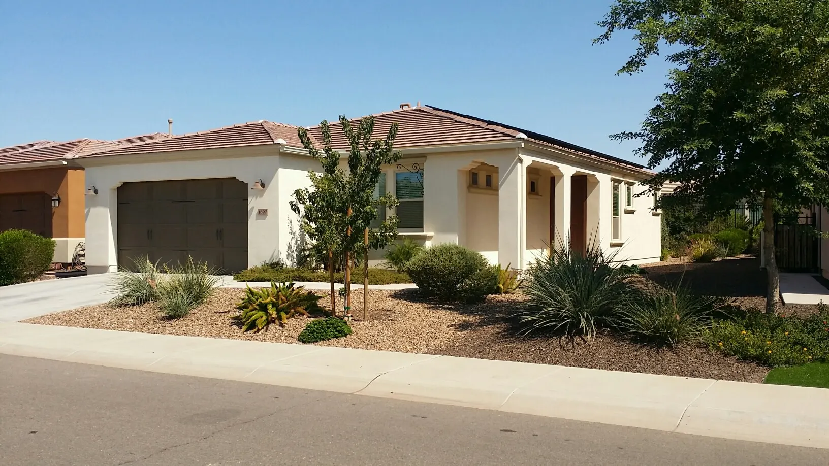1602 E Azafran Trl photo 3