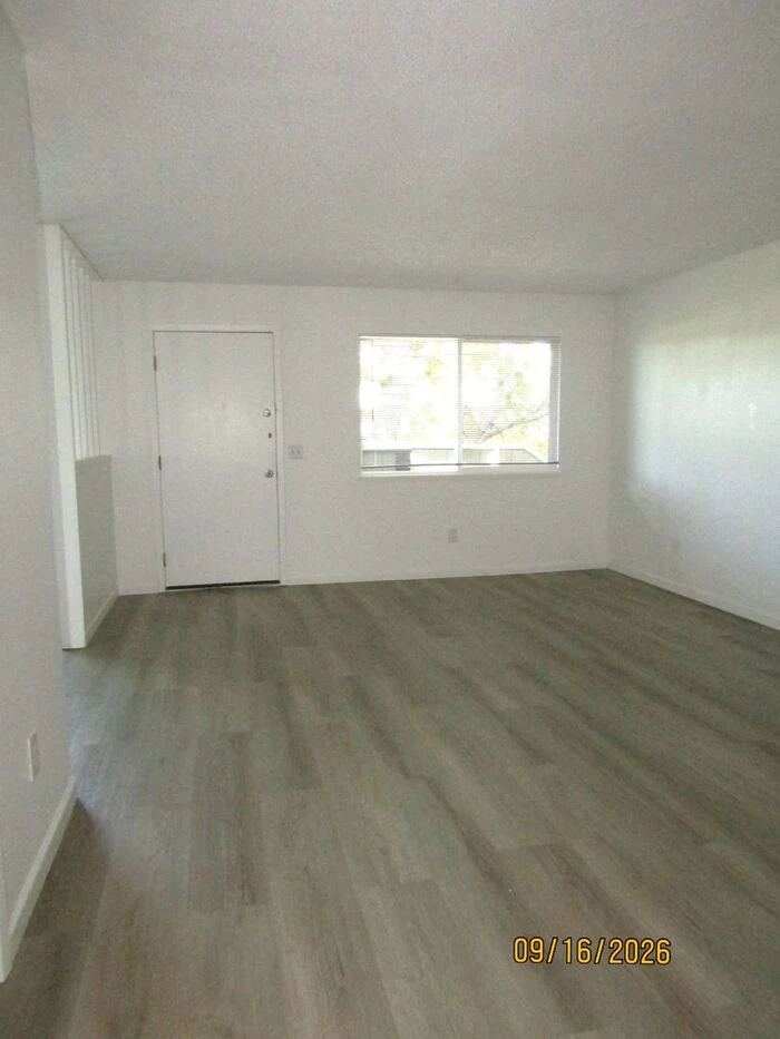 2834 Ventura Avenue photo 3