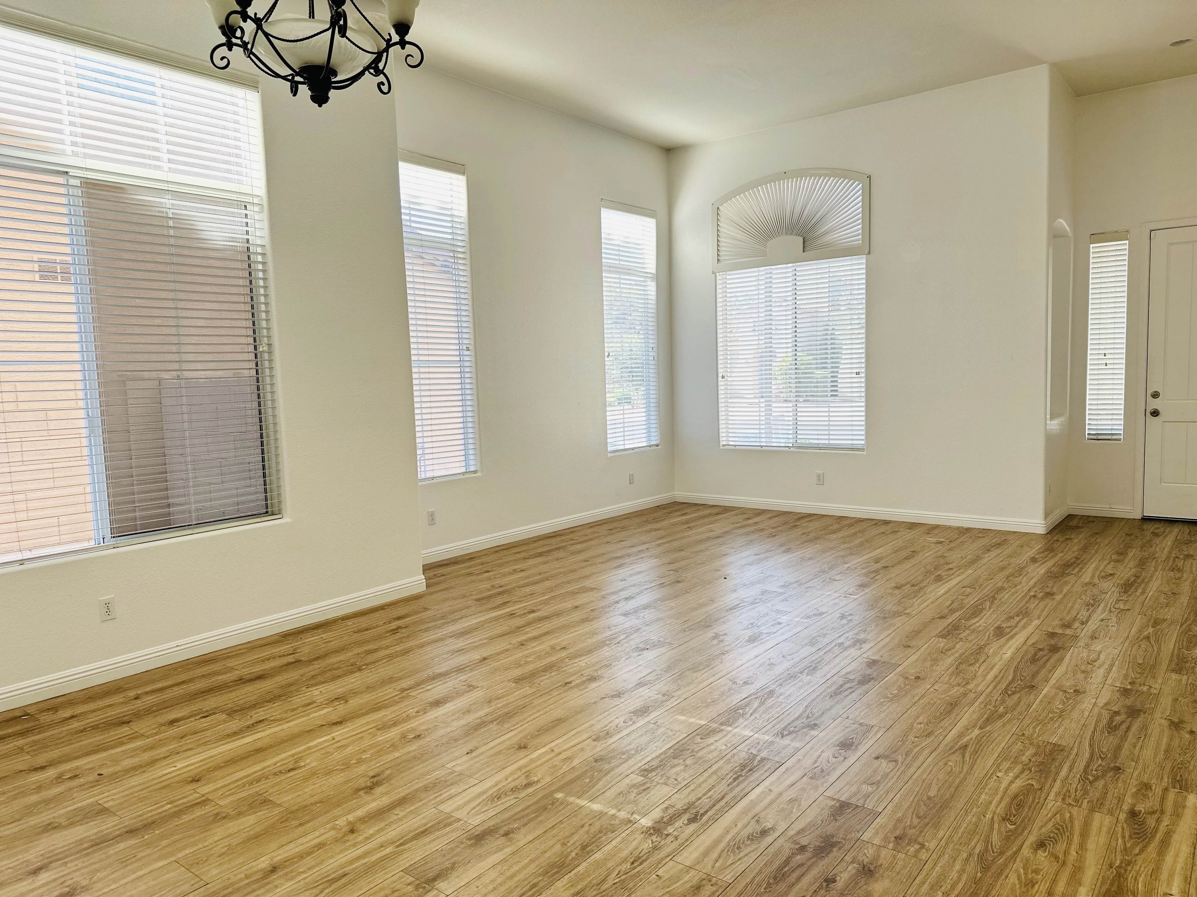 1177 W Laredo Ave photo 4