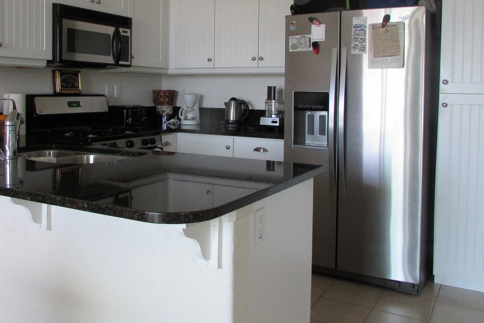 Gated Community - 2 bedroom, 2.5 bath Townhome in the heart of Oceanside photo 2
