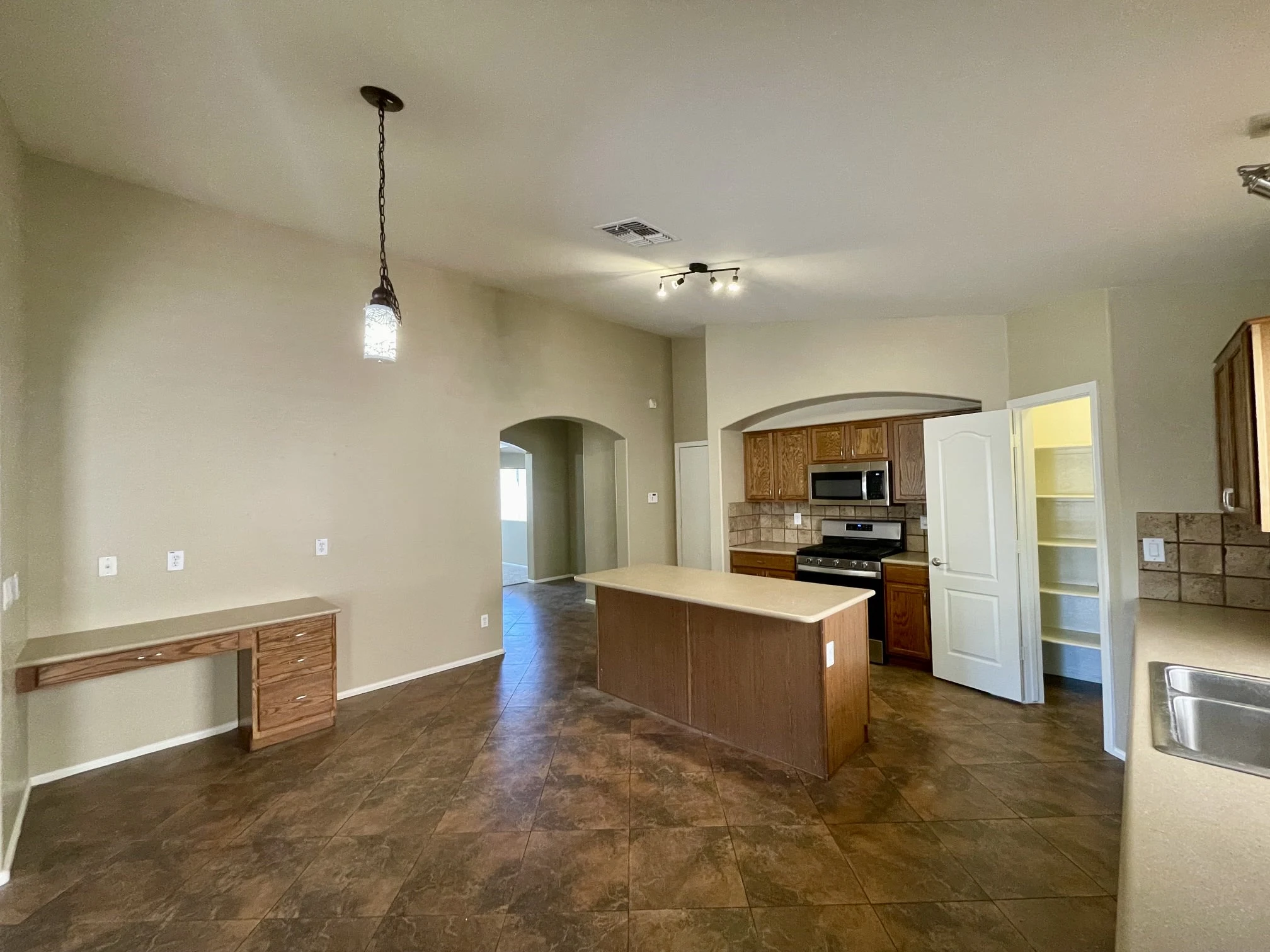 16143 W Hilton Ave