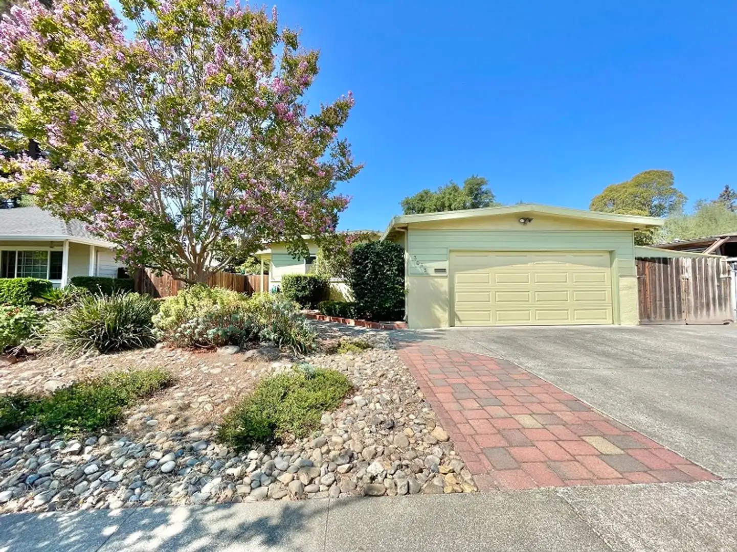 3063 Linda Vista Ave Napa, CA 94558 photo 2