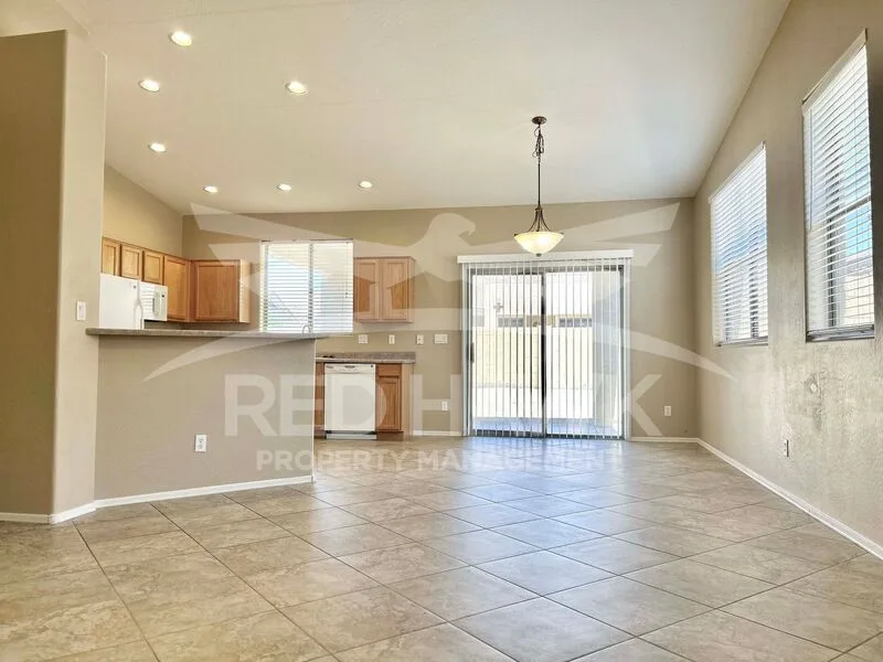 6660 E. Roland St. photo 4
