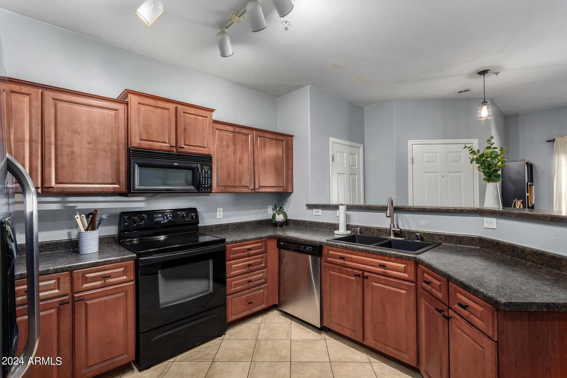 1702 E BELL Road photo 3