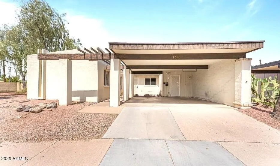 1702 E Gaylon Dr Tempe, AZ 85282
