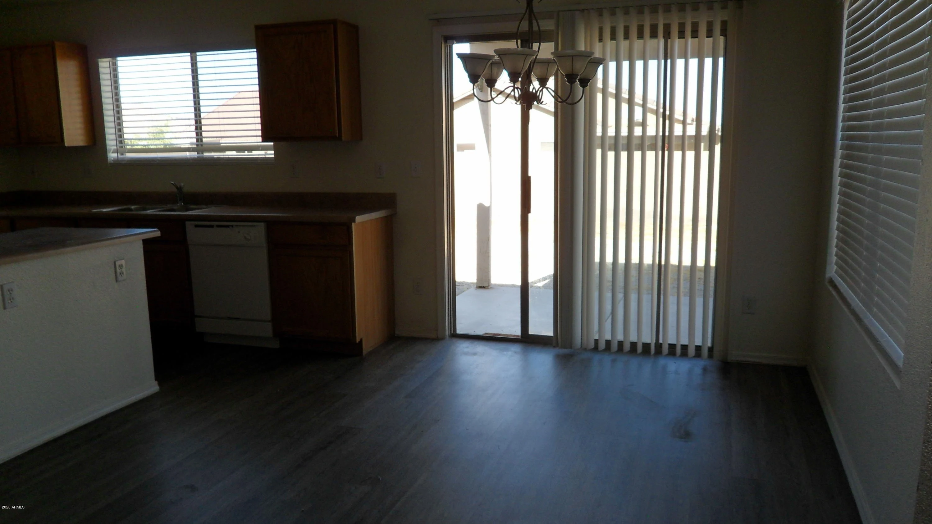 910 E BETH Drive photo 5