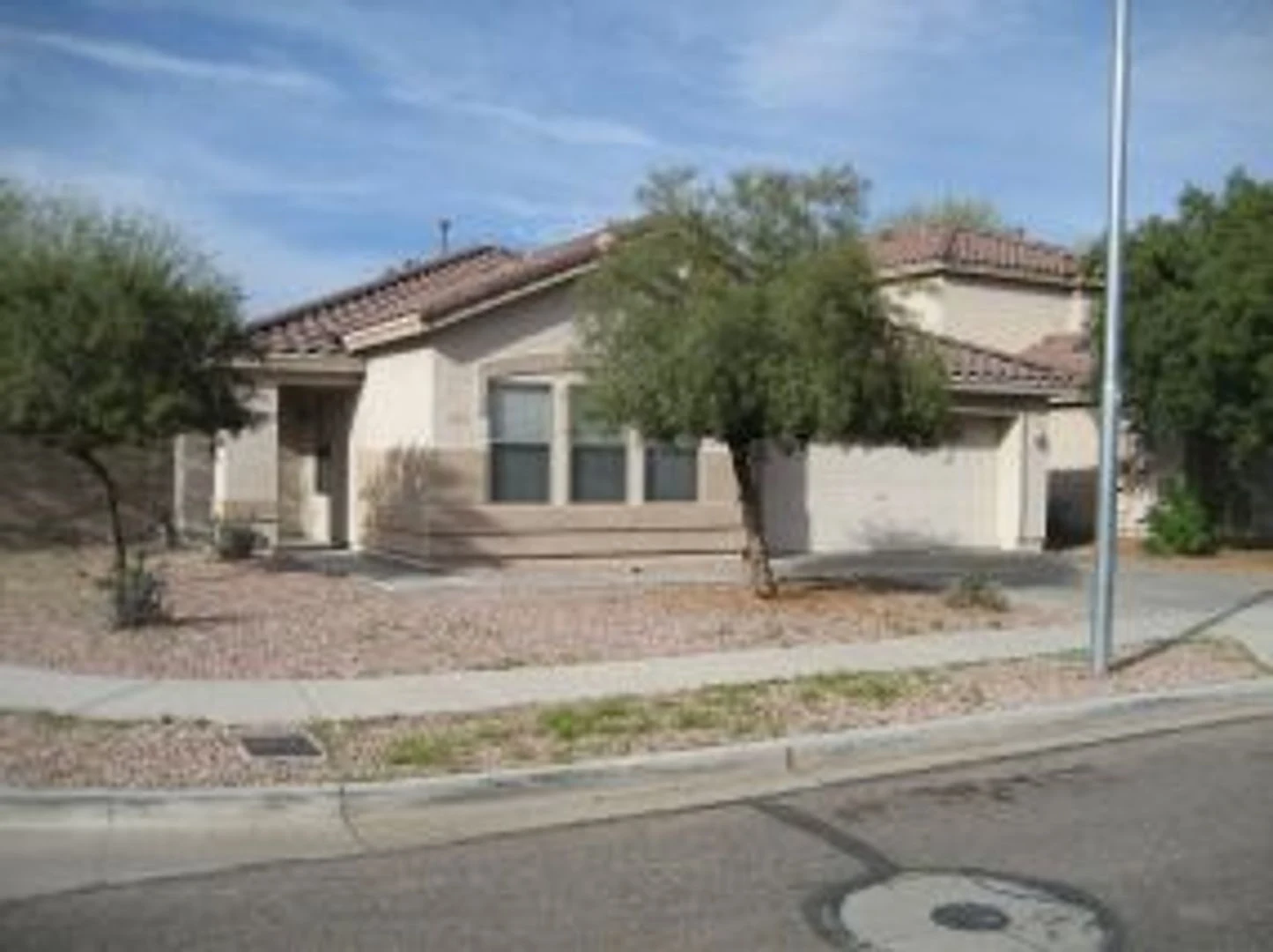 3232 W CAVEDALE DR photo 2