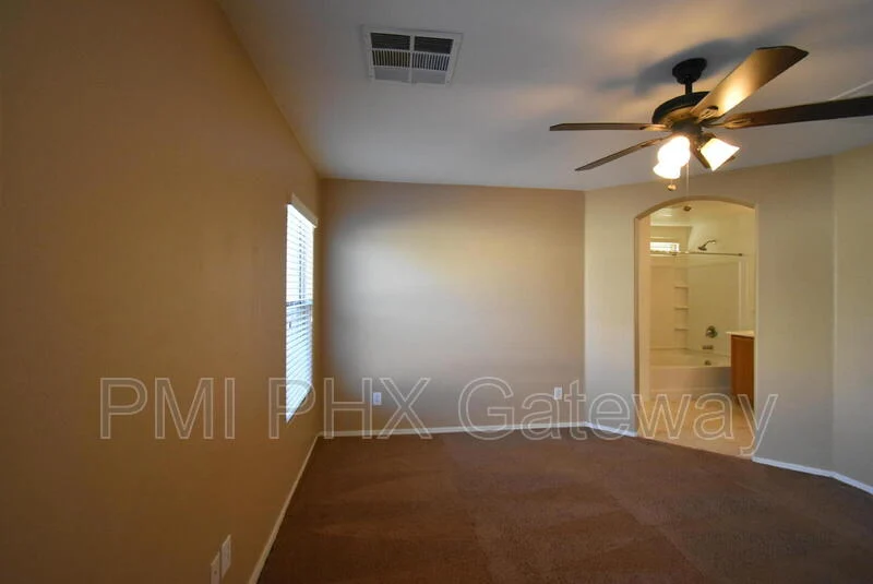 3238 E Elgin St photo 2