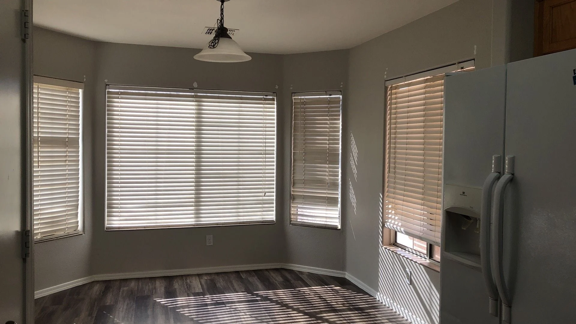 * COMING SOON *THIS IS A STUNNING AND COZY 3 BEDROOM, 2 BATHROOM HOME SINGLE STORY HOME photo 2