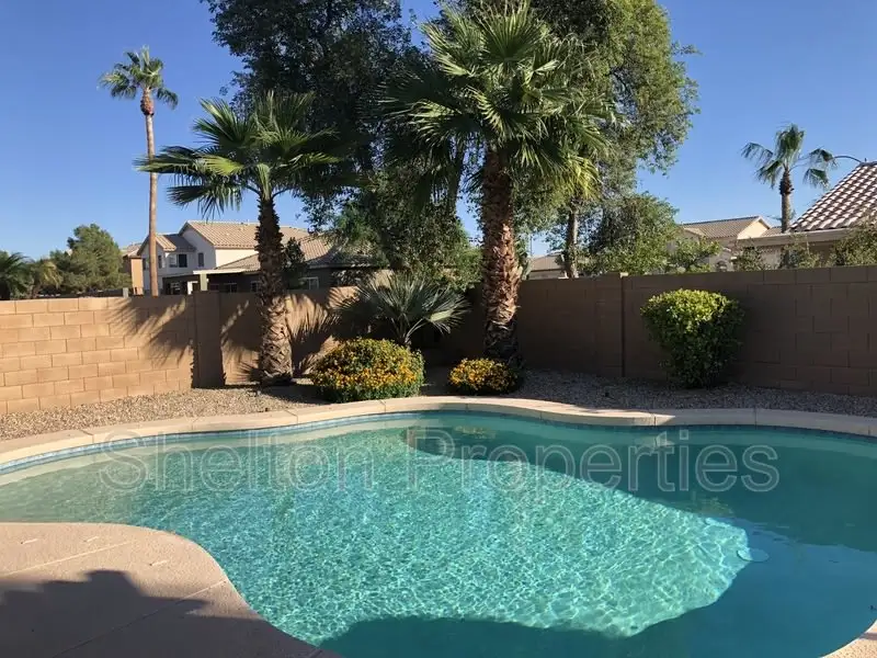 16105 W Hadley St Goodyear, AZ 85338 photo 2