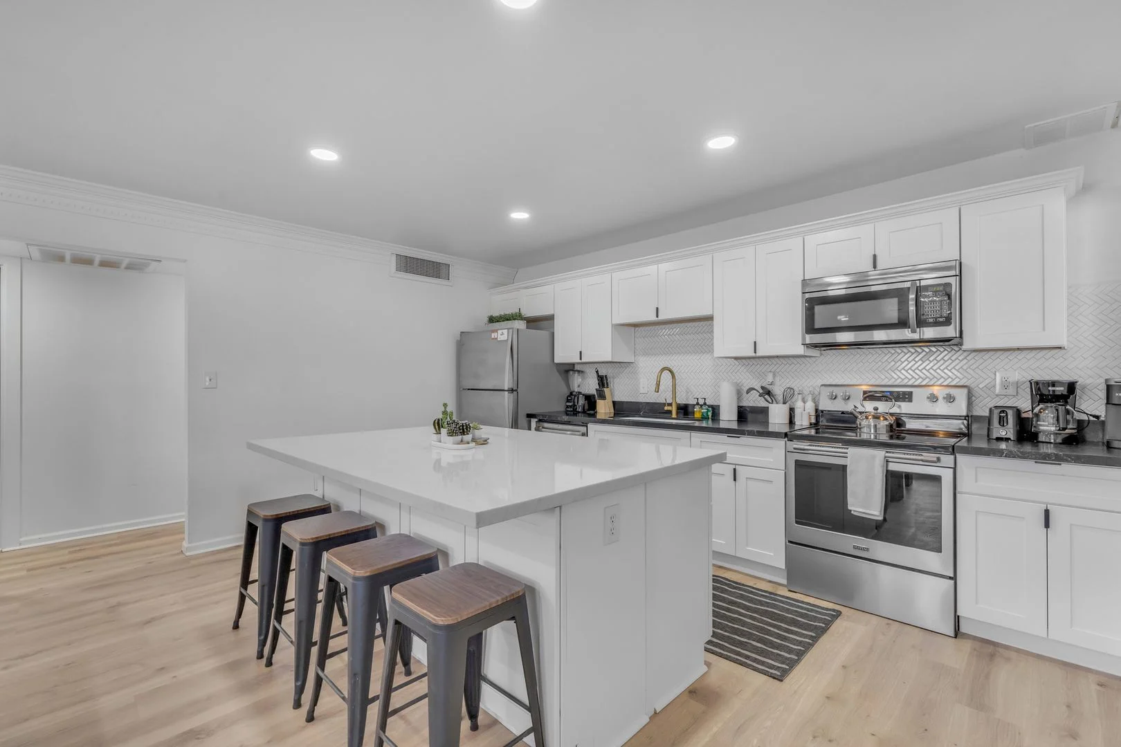 6943 E Granada Rd