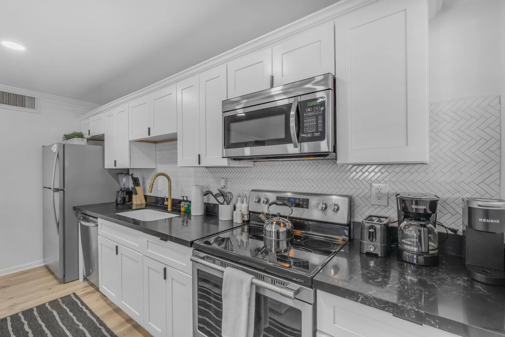 6943 E Granada Rd photo 5